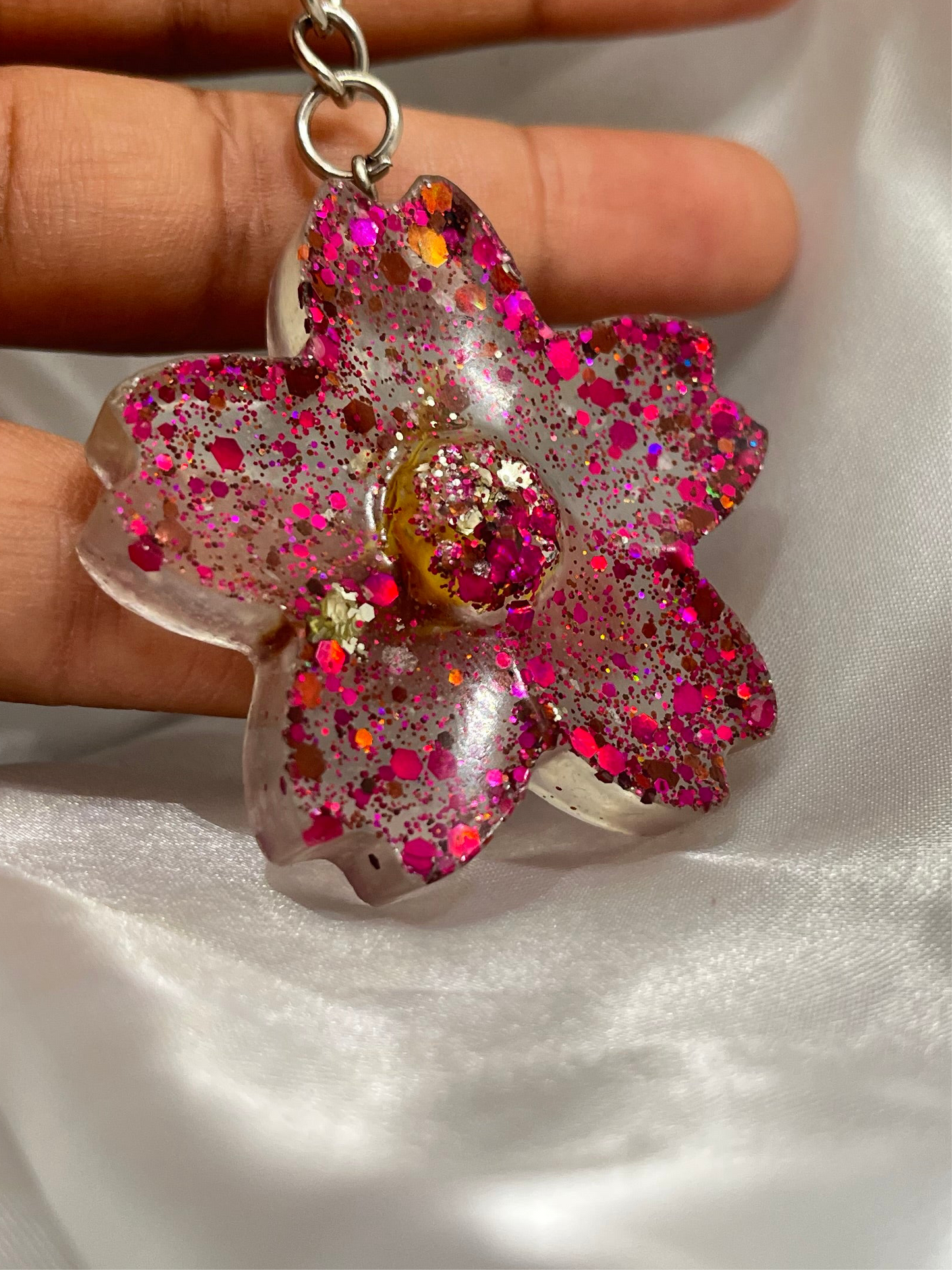 Porte clé Fleur pailletée rose