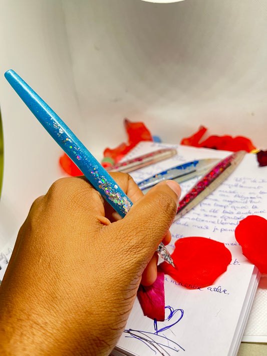 Stylo bleu clair pailletée